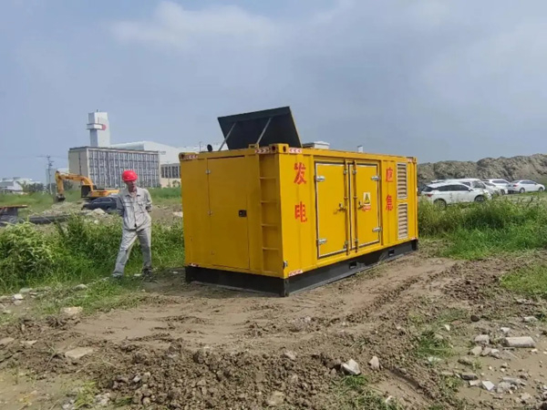 莘县200KW柴油发电机机组每小时的油耗量受哪些因素影响？