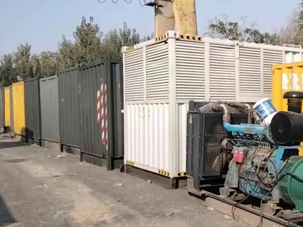 莘县200KW柴油发电机机组每小时油耗是多少？